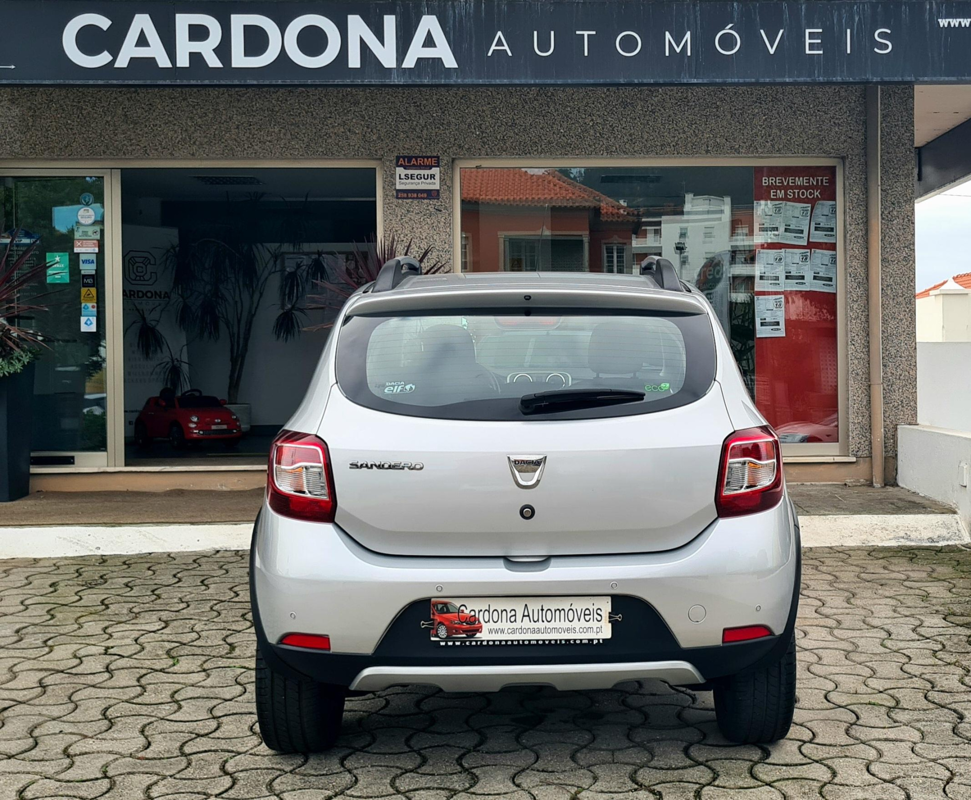 DACIA SANDERO 0.9 TCE STEPWAY DACIA SANDERO 0.9 TCE STEPWAY