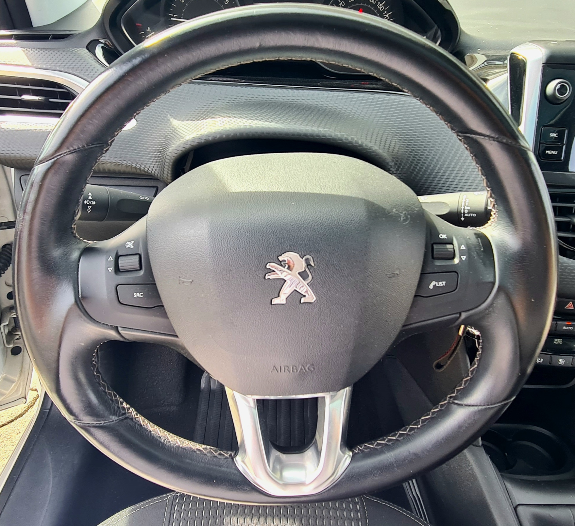 PEUGEOT 208 1.2 ALLURE PEUGEOT 208 1.2 ALLURE