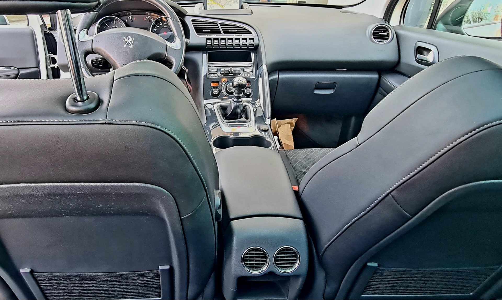 PEUGEOT 3008 1.6 BLUEHDI ALLURE PEUGEOT 3008 1.6 BLUEHDI ALLURE