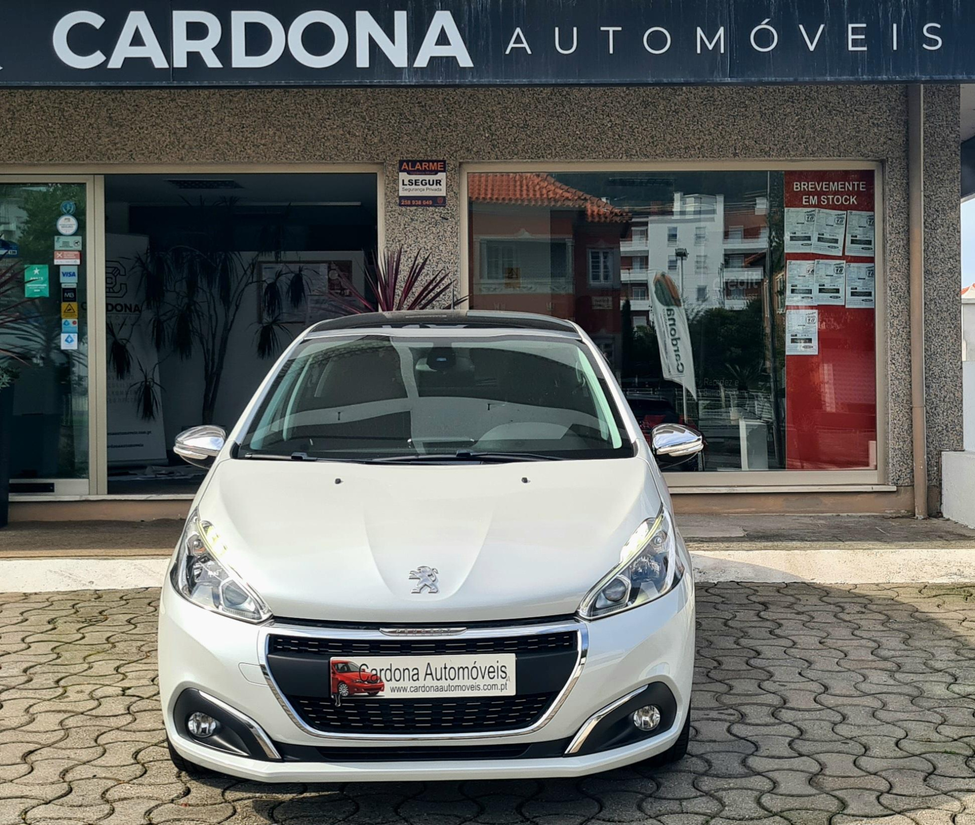PEUGEOT 208 1.2 ALLURE PEUGEOT 208 1.2 ALLURE