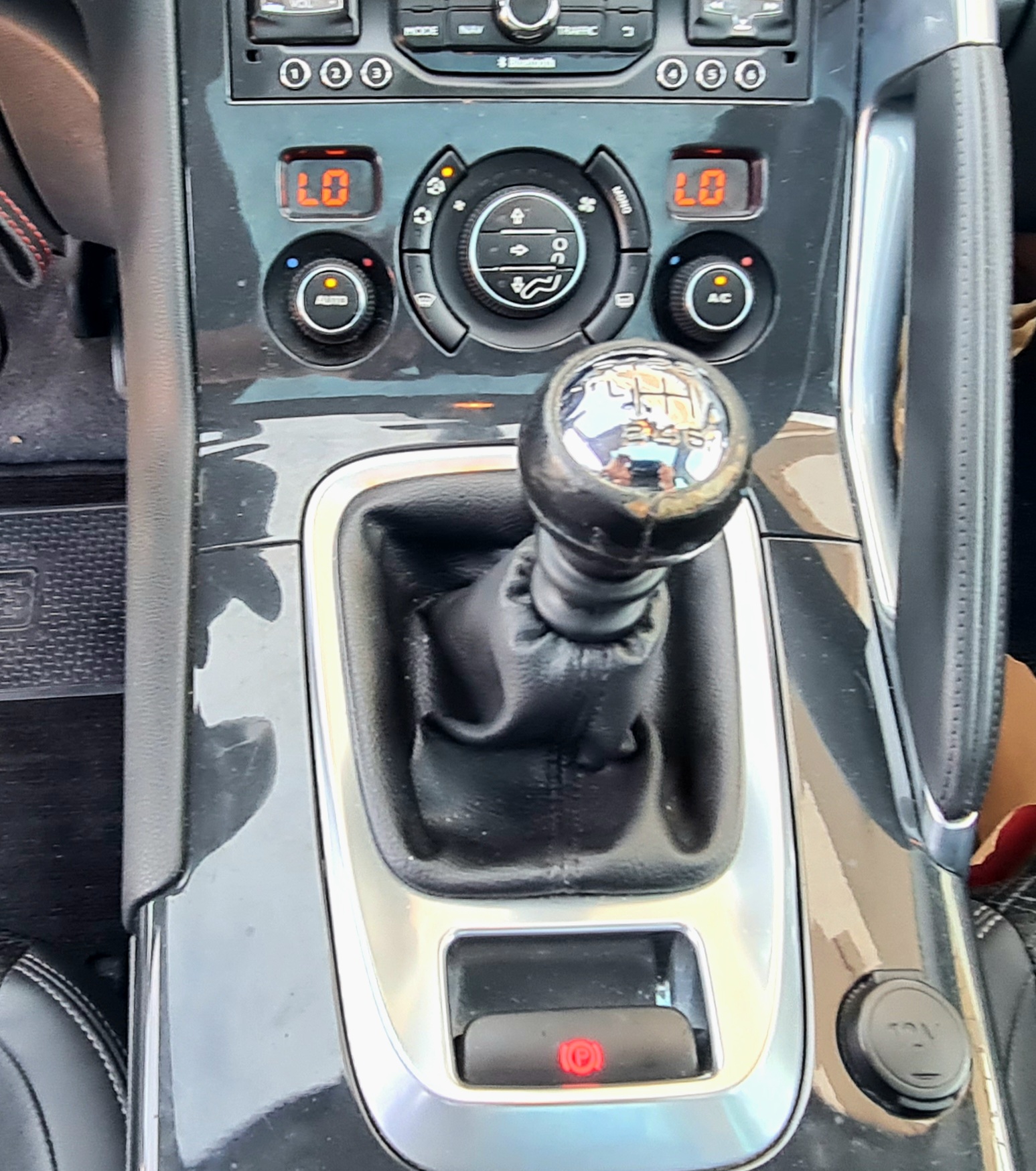 PEUGEOT 3008 1.6 BLUEHDI ALLURE PEUGEOT 3008 1.6 BLUEHDI ALLURE