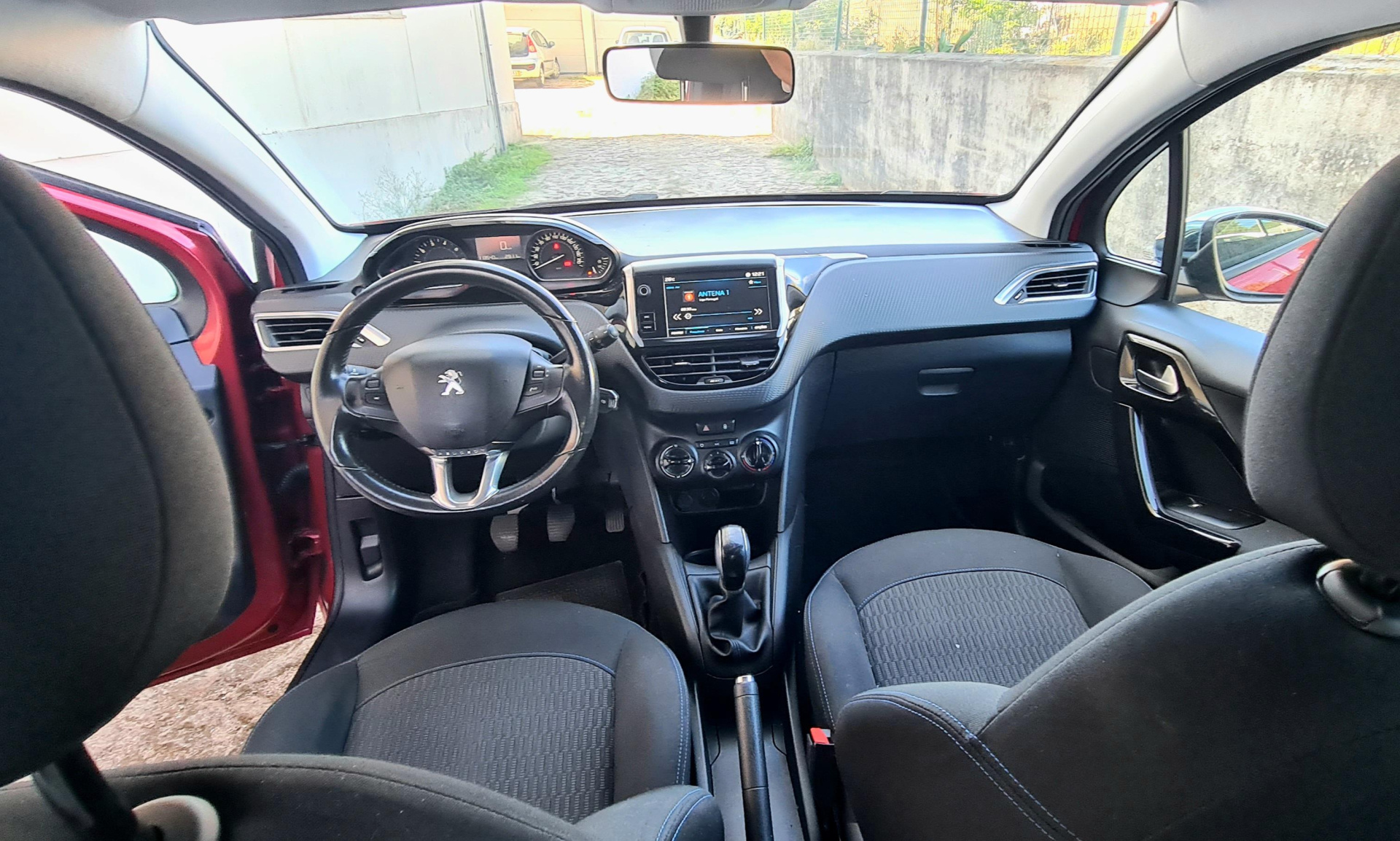 PEUGEOT 208 1.2 STYLE PEUGEOT 208 1.2 STYLE