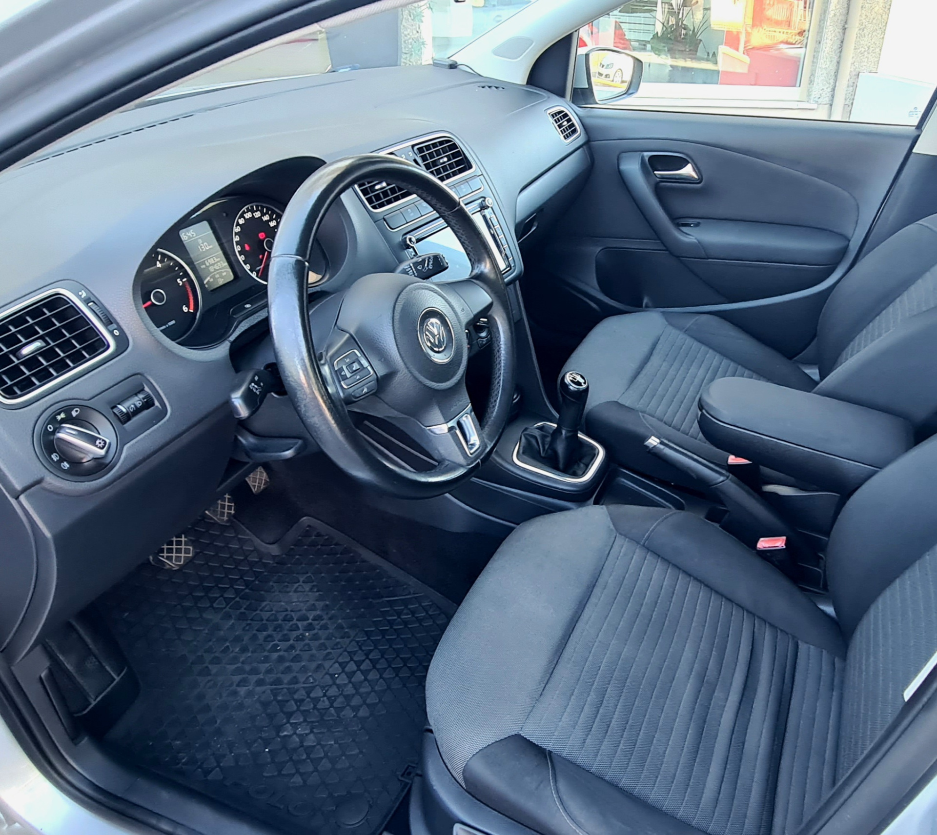 VW POLO 1.6 TDI BLUEMOTION VW POLO 1.6 TDI BLUEMOTION