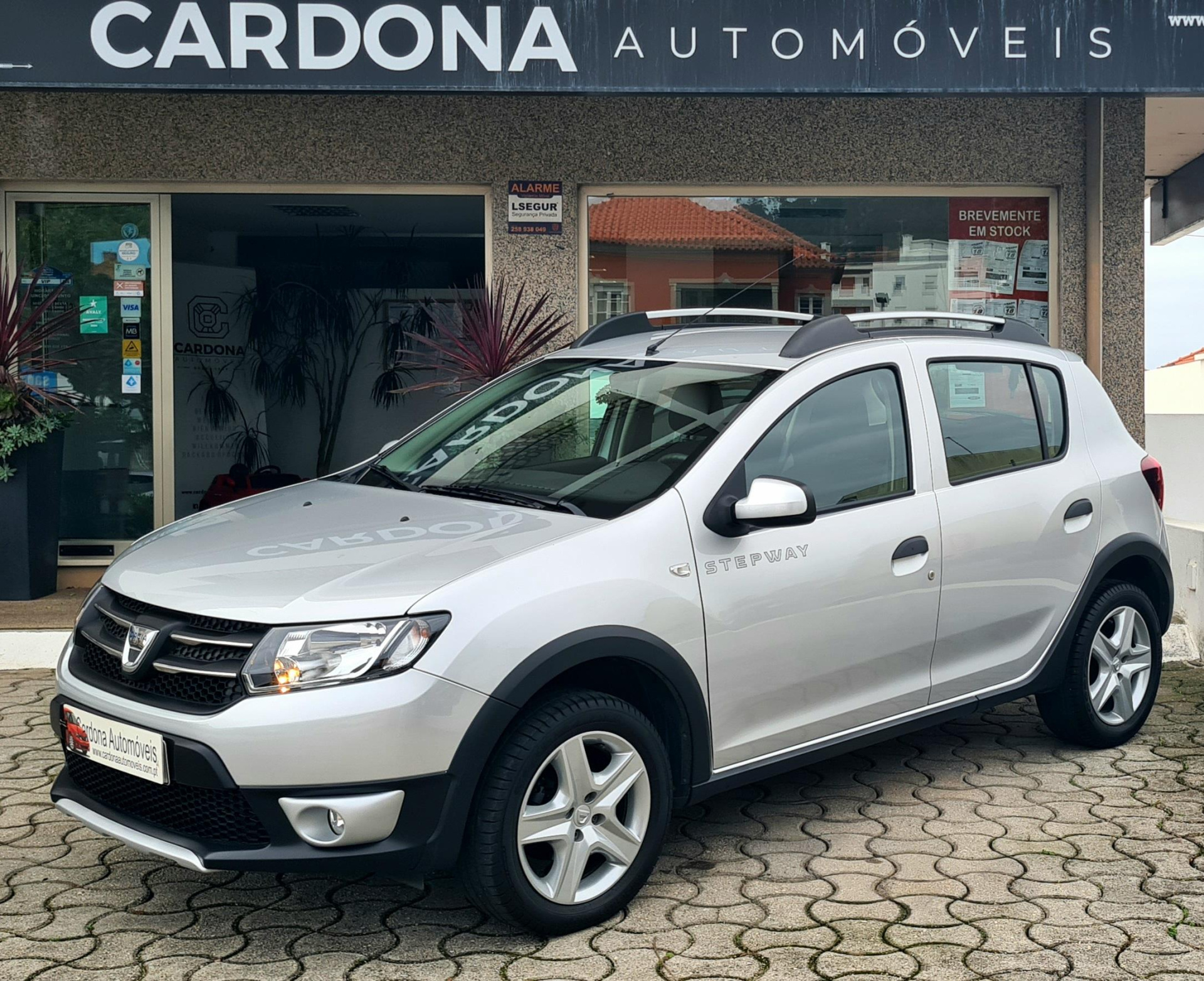 DACIA SANDERO 0.9 TCE STEPWAY DACIA SANDERO 0.9 TCE STEPWAY