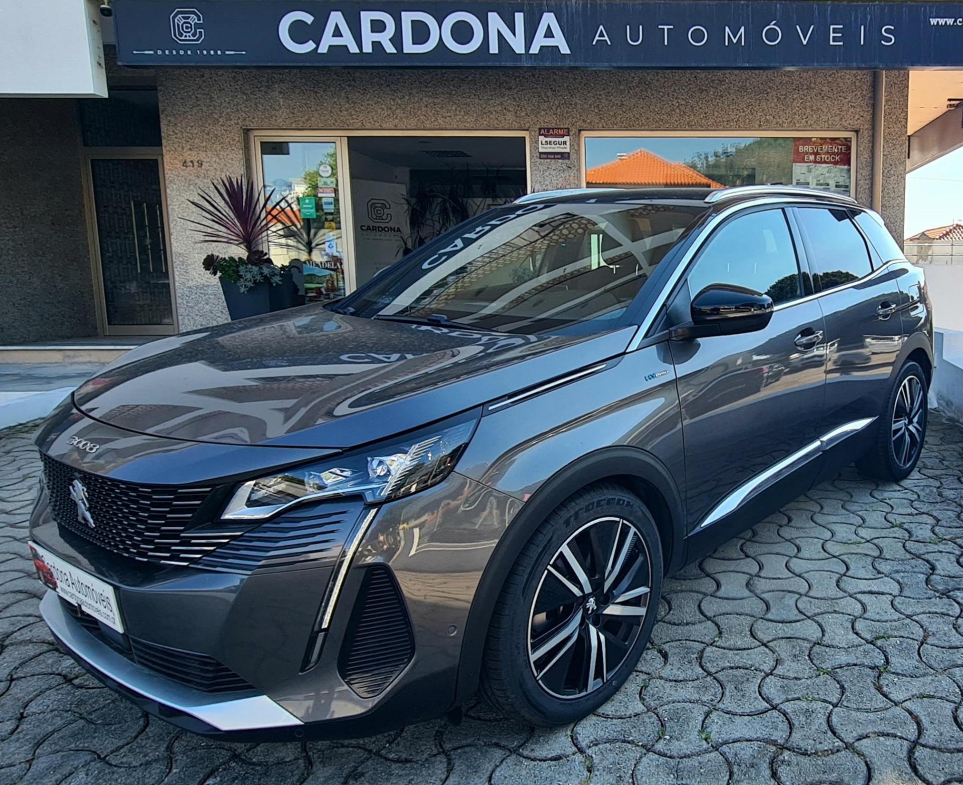 PEUGEOT 3008 1.6 T GT PACK EAT8 HYBRID PLUG-IN C/ IVA DEDUTÍVEL PEUGEOT 3008 1.6 T GT PACK EAT8 HYBRID PLUG-IN C/ IVA DEDUTÍVEL