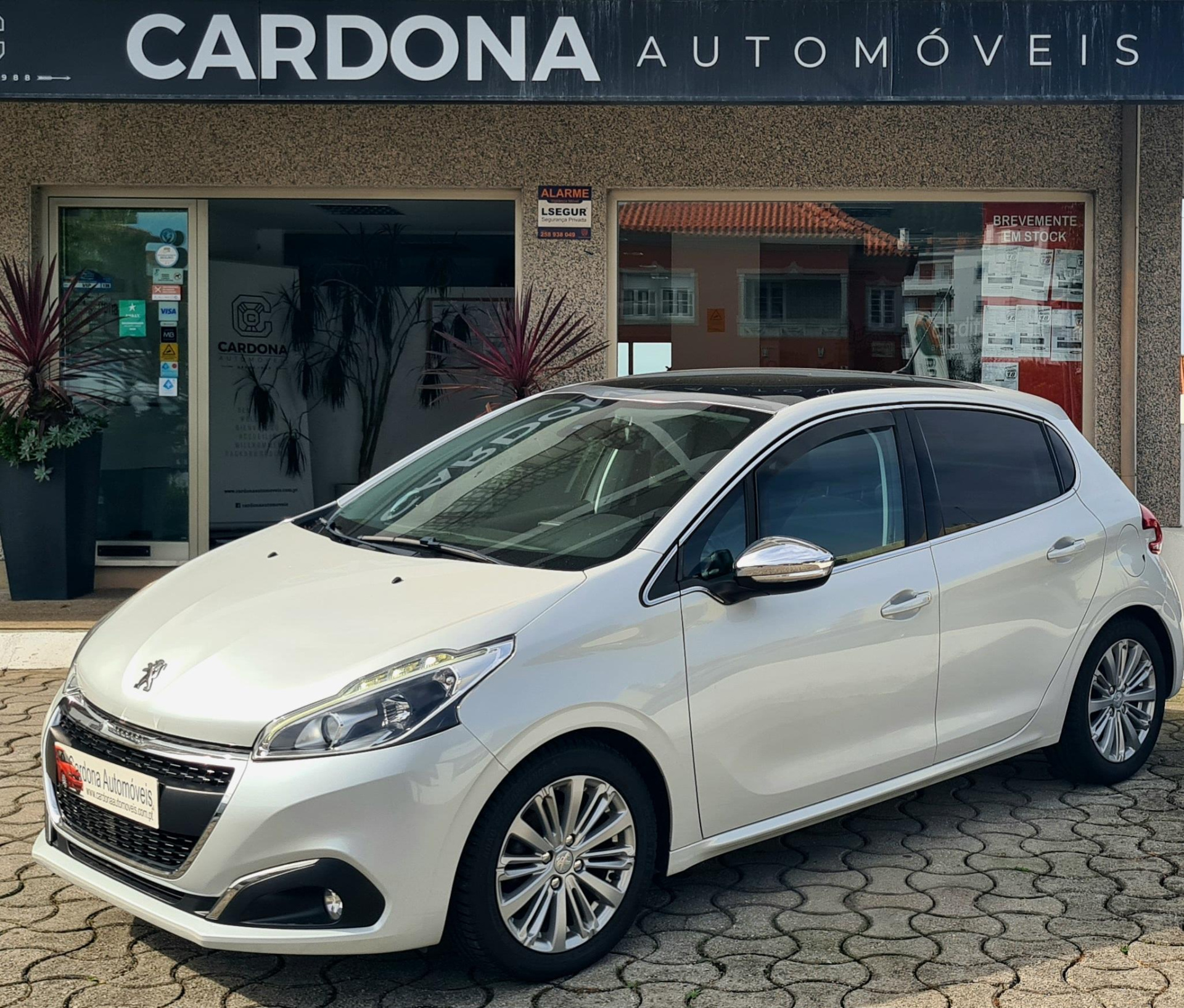 PEUGEOT 208 1.2 ALLURE PEUGEOT 208 1.2 ALLURE