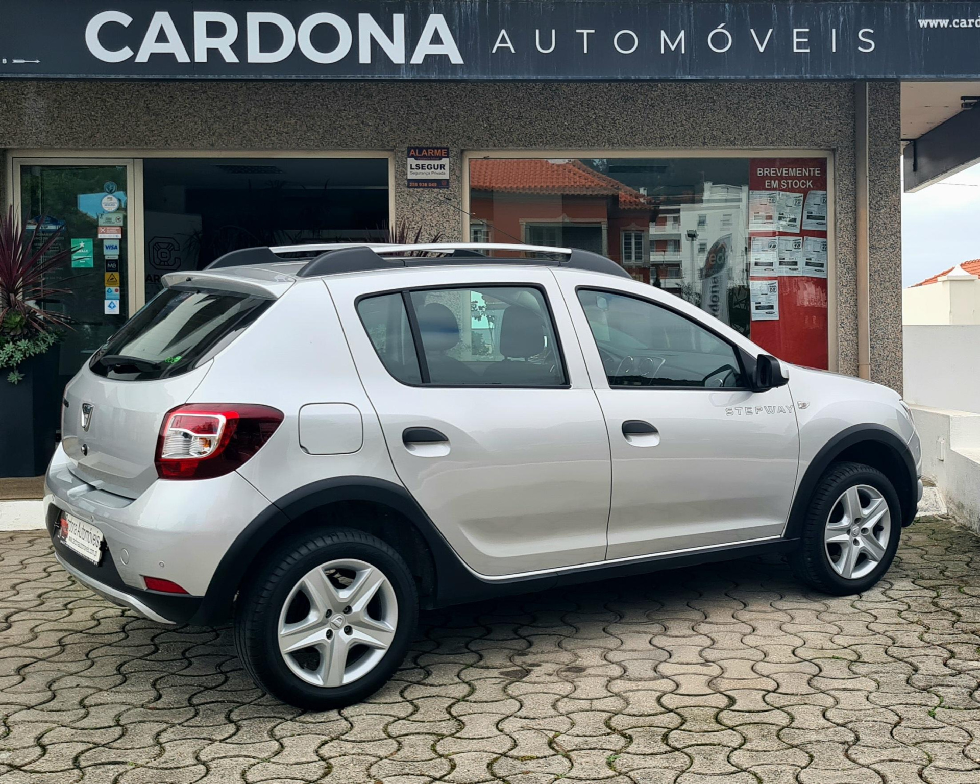 DACIA SANDERO 0.9 TCE STEPWAY DACIA SANDERO 0.9 TCE STEPWAY