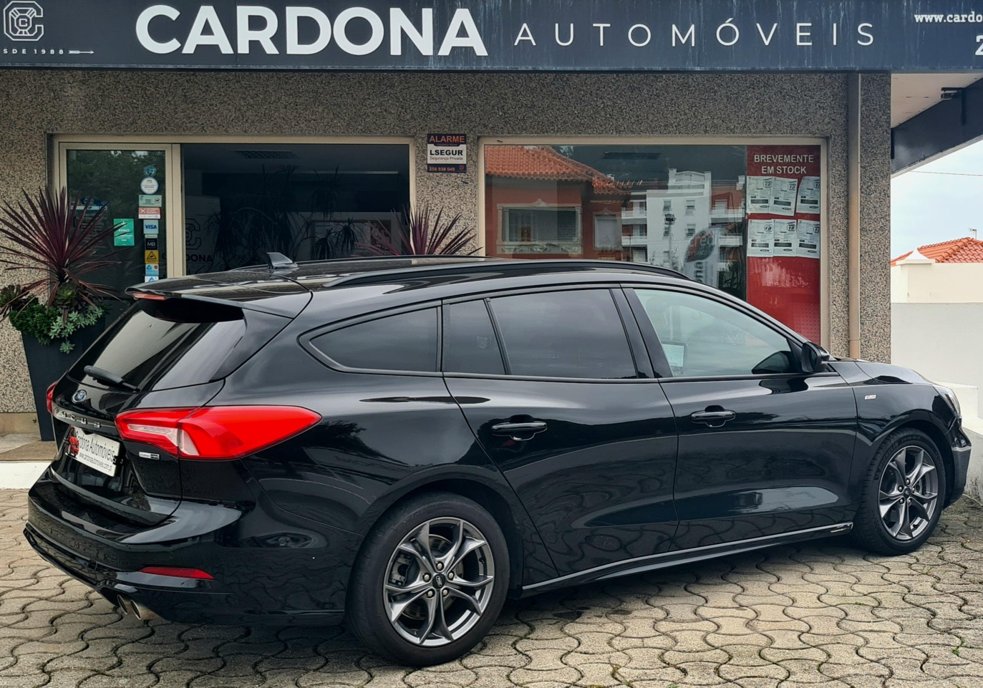 FORD FOCUS 1.0 ST LINE ECOBOOST HYBRID FORD FOCUS 1.0 ST LINE ECOBOOST HYBRID