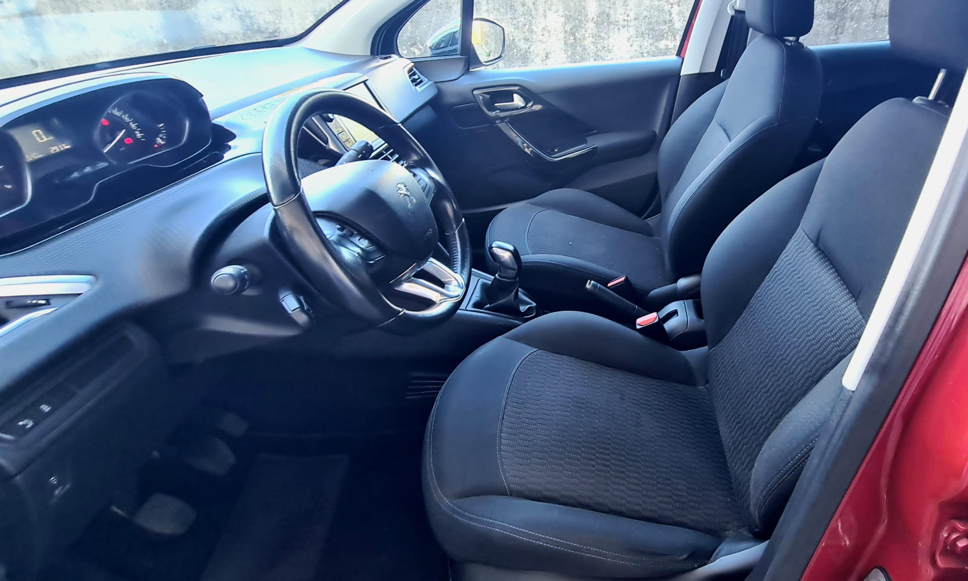 PEUGEOT 208 1.2 STYLE PEUGEOT 208 1.2 STYLE