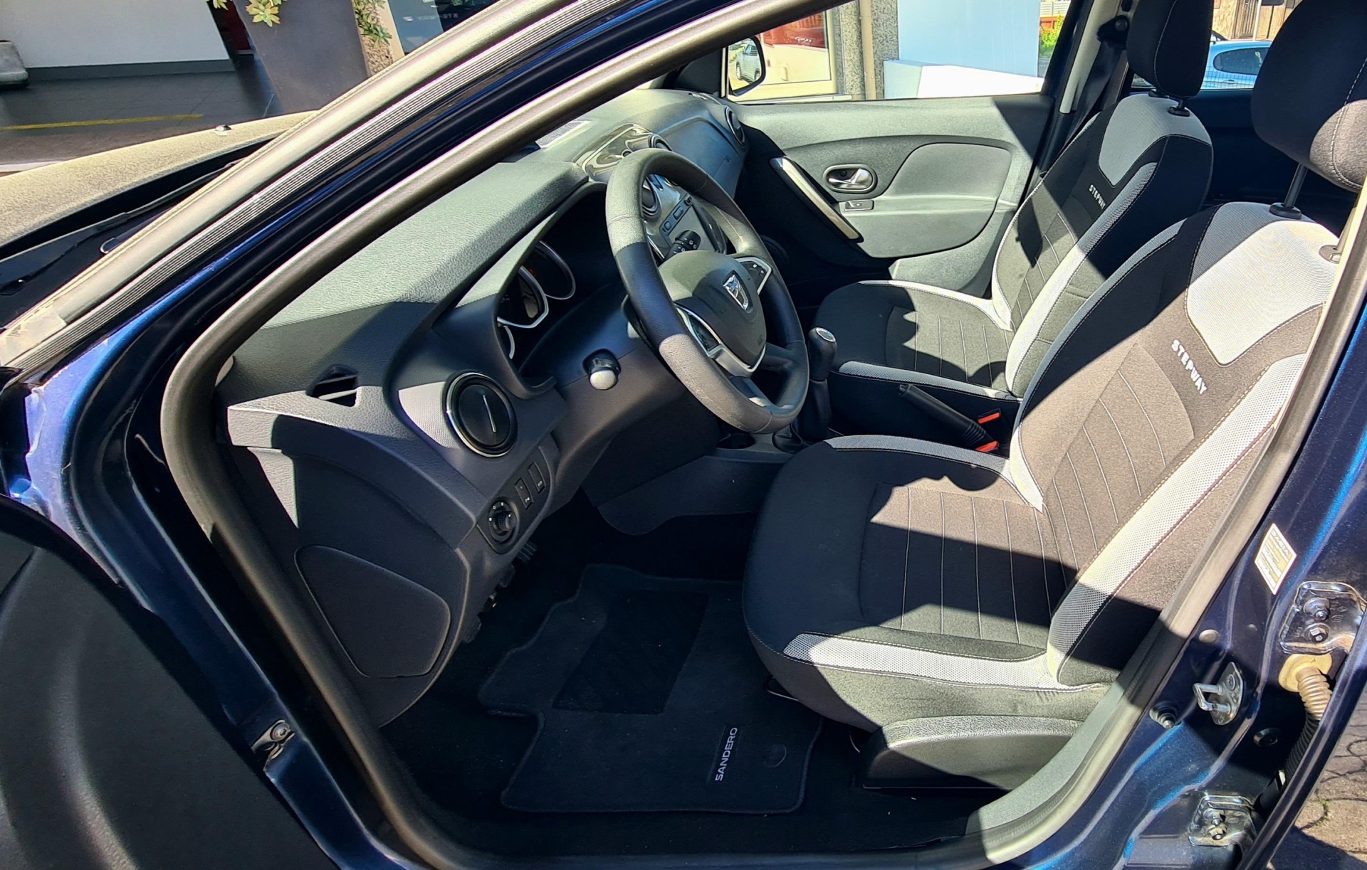 DACIA SANDERO 0.9 TCE STEPWAY DACIA SANDERO 0.9 TCE STEPWAY