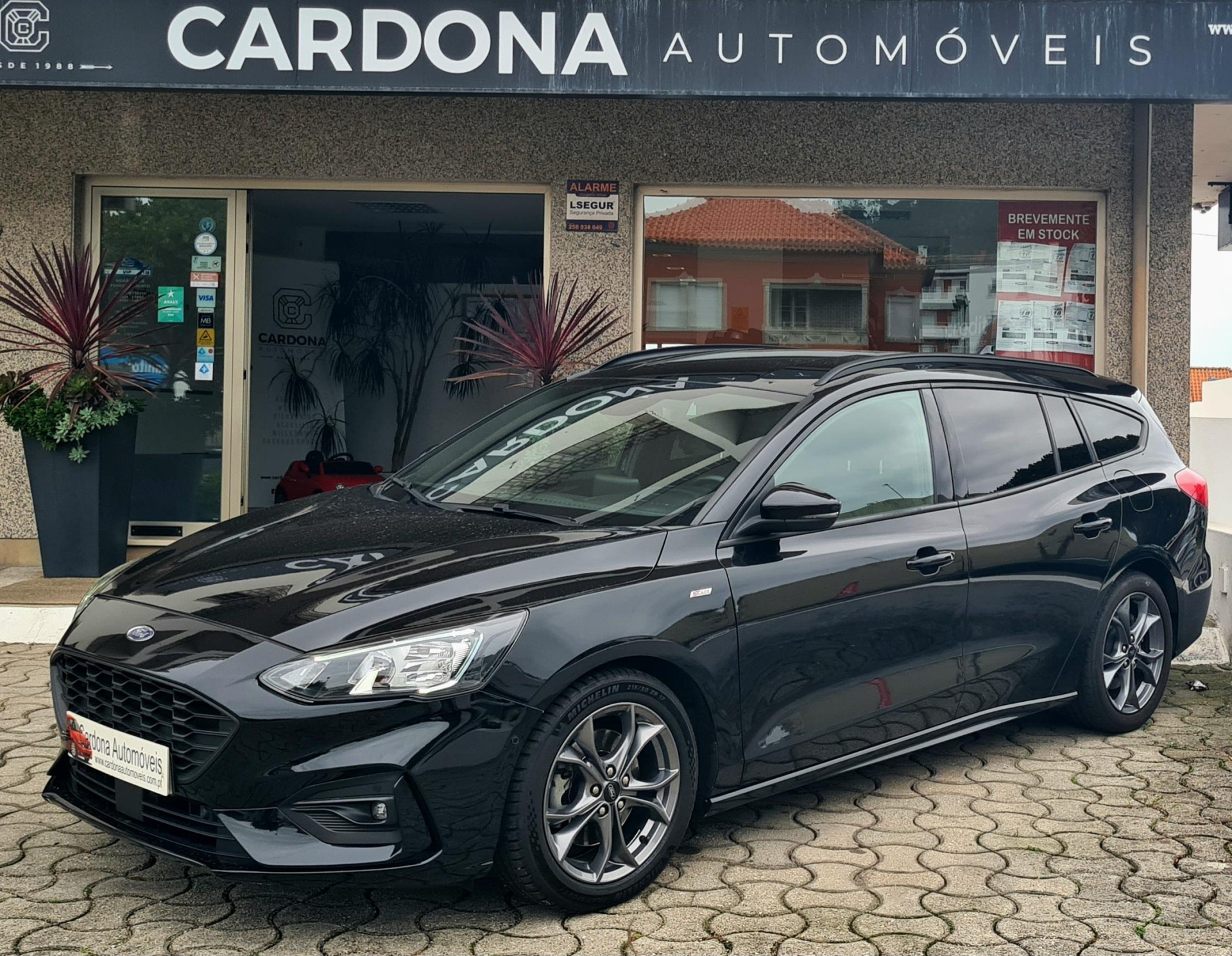 FORD FOCUS 1.0 ST LINE ECOBOOST HYBRID FORD FOCUS 1.0 ST LINE ECOBOOST HYBRID