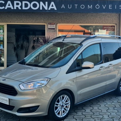 FORD TOURNEO COURIER 1.0 T TITANIUM ECOBOOST