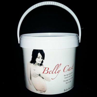 Recipiente branco com imagem de mulher grávida e texto Belly Cast