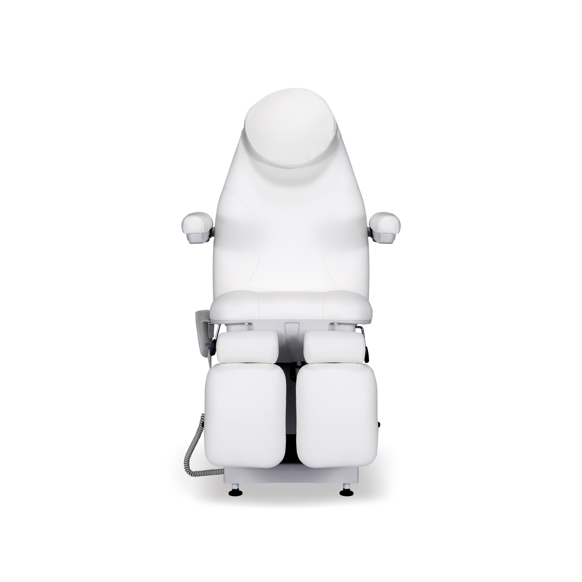 Cadeira clínica branca com apoios para cabeça, braços e pernas