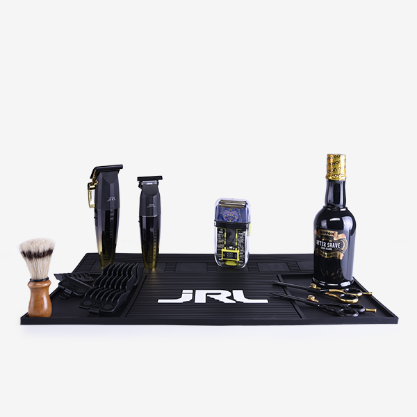 Conjunto de barbear com cortadores de cabelo, pincel, after shave, acessórios e base preta com letras JRL
