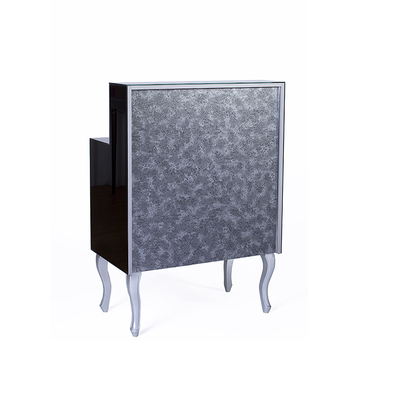 Cómoda cinzenta com textura e corpo preto com pernas cinzentas