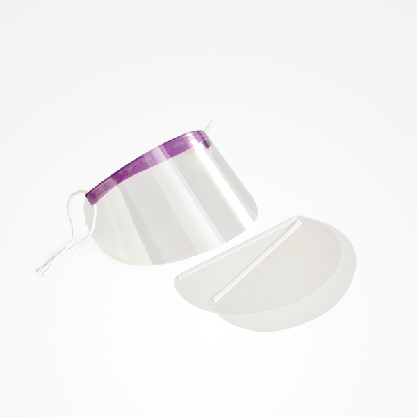 Visor facial transparente com borda roxa e peça branca.