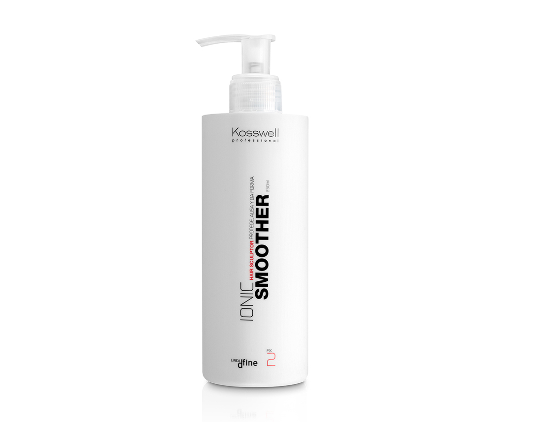 Frasco branco com tampa de bomba contendo produto cosmético Kooswell Professional