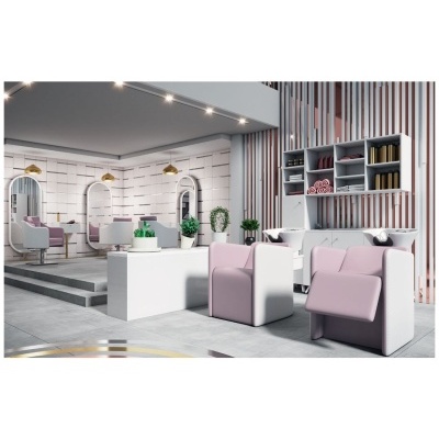 Interior de salão de cabeleireiro com cadeiras salmão e branco e espelhos ovais