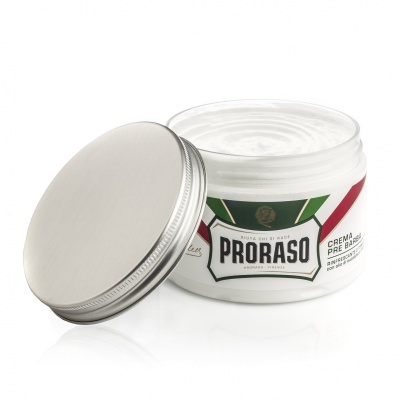 Creme pré-barba Proraso em embalagem branca com tampa metálica aberta