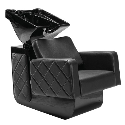 Cadeira preta de lavagem de cabelo com lava-cabeças integrado