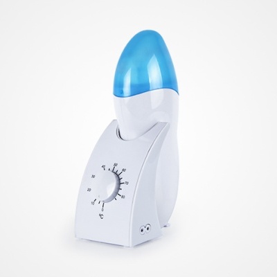 Carregador portátil branco com tampa azul e mostrador circular