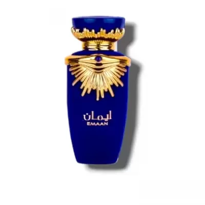 Frasco azul e dourado de perfume Emaan sobre fundo branco