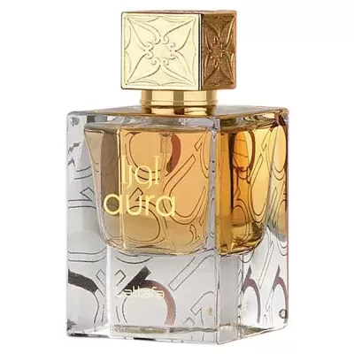 Frasco de perfume retangular de vidro transparente com líquido âmbar e tampa dourada decorada