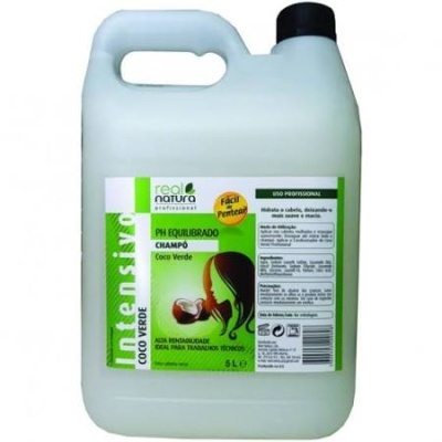 Galão de champô coco verde de 5 litros da marca real natura.