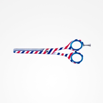 Tesoura de cabelo com padrão às riscas vermelho, branco e azul com cabo azul e lâmina metálica