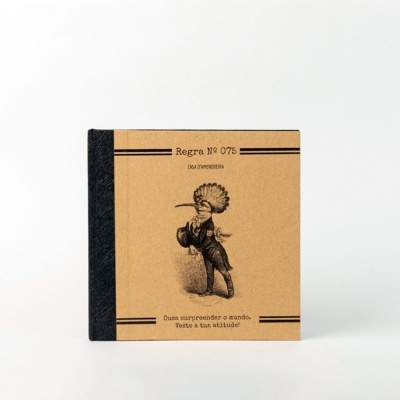 Caderno Regra #075 "Dare to amaze the world. Dress your attitude!"