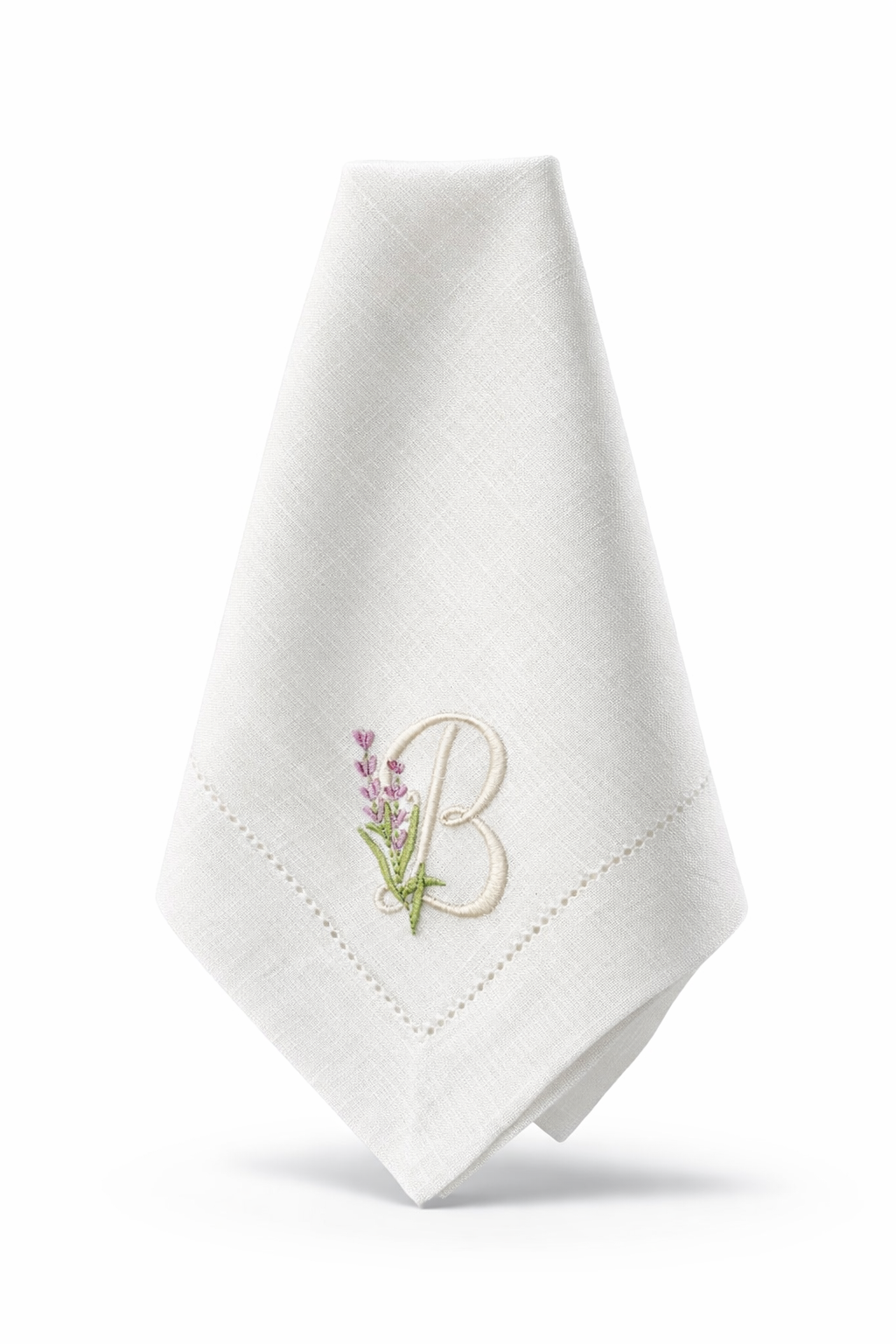 Guardanapo branco com bordado letra B e flores lilases