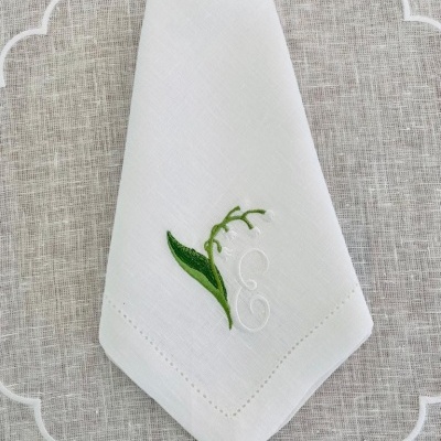 Guardanapo&#x20;letra&#x20;com&#x20;l&#x00ED;rio&#x20;do&#x20;vale