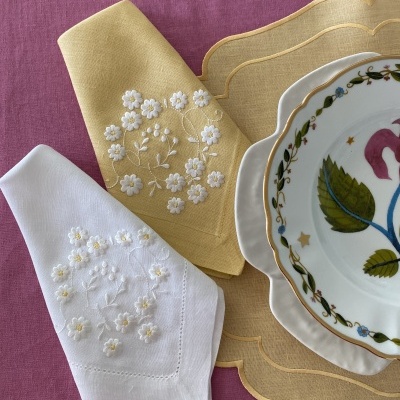 Guardanapo&#x20;ramo&#x20;de&#x20;flores&#x20;linho&#x20;branco