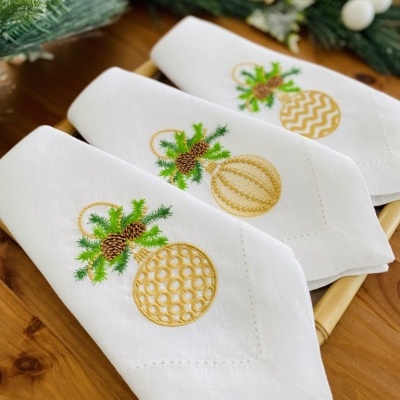 Guardanapos&#x20;bolas&#x20;de&#x20;Natal