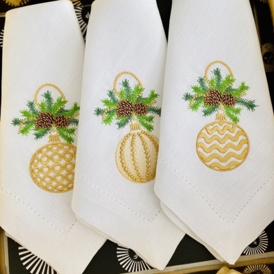 Guardanapos&#x20;bolas&#x20;de&#x20;Natal