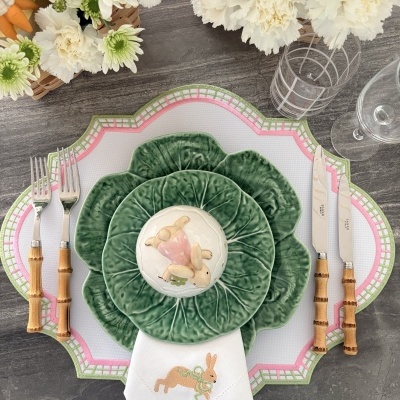 Guardanapo&#x20;coelhinho&#x20;com&#x20;la&#x00E7;o