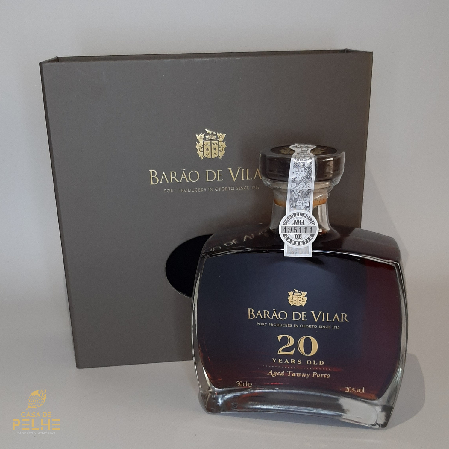 Garrafa de vinho do Porto Barão de Vilar 20 anos com embalagem cinzenta