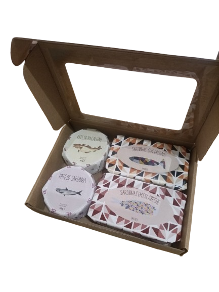 Conservas de peixe em lata dentro de caixa de cartão com tampa transparente