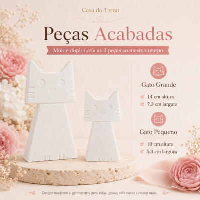 Duas figuras decorativas de gatos brancos de gesso, uma grande e uma pequena, sobre base de pedra com fundo decorativo rosa e bege