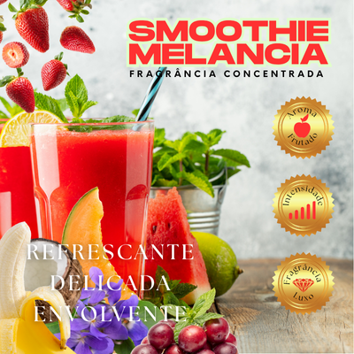Smoothie vermelho com frutas frescas e selos dourados