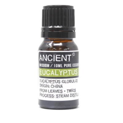 Frasco de óleo essencial de eucalipto com rótulo informativo