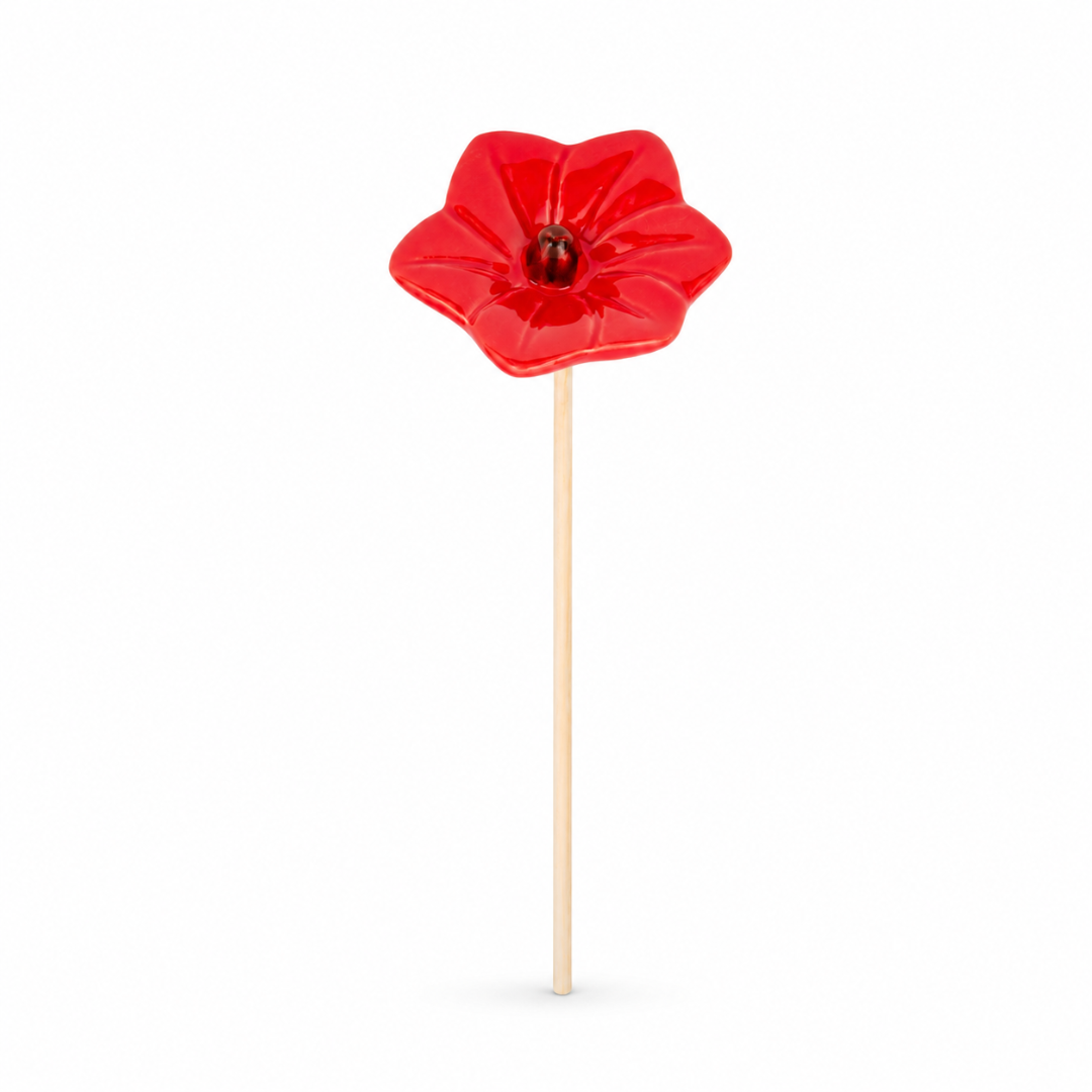 Flor de papoila vermelha em cerâmica com haste de madeira