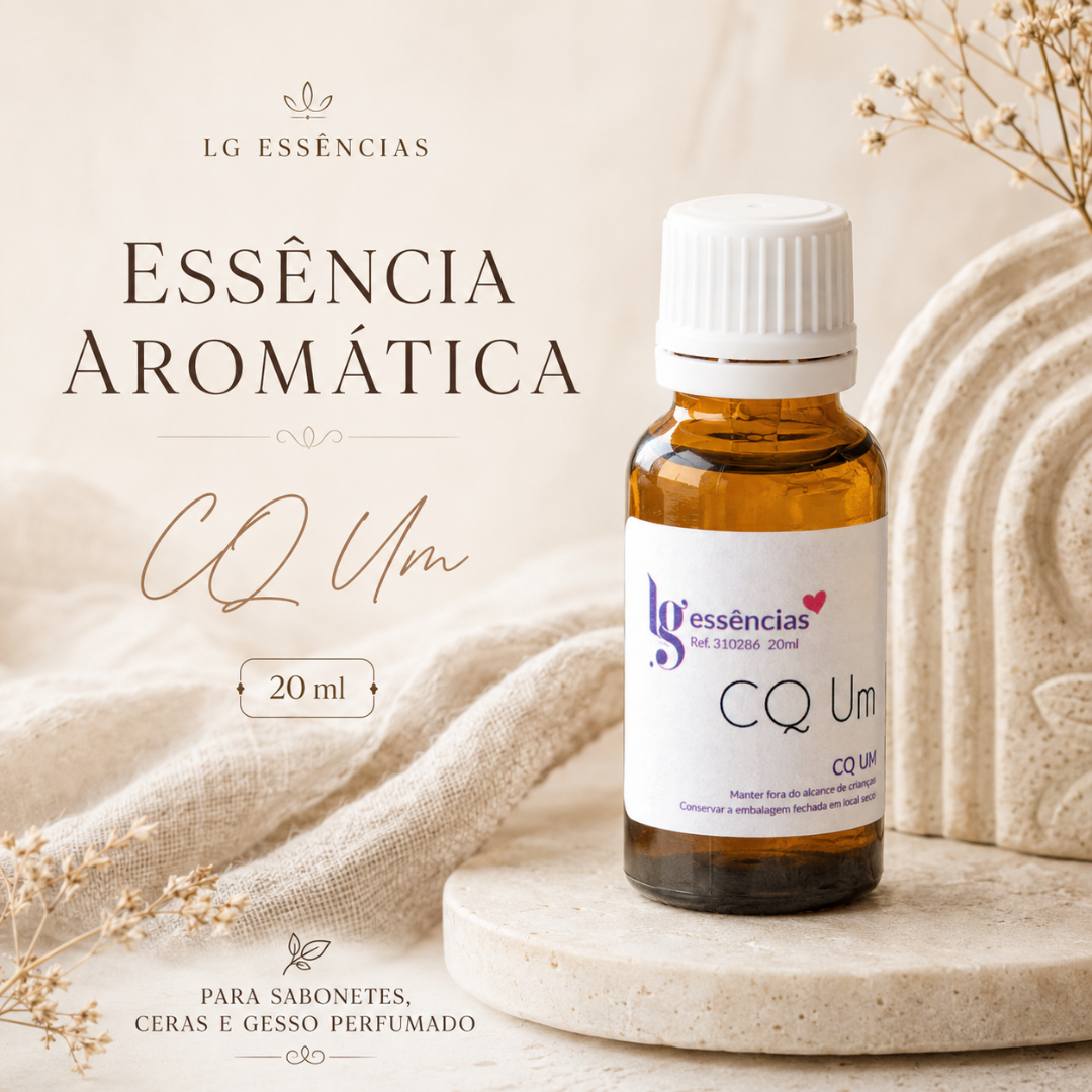 Frasco pequeno âmbar com etiqueta branca de essência aromática sobre base redonda clara