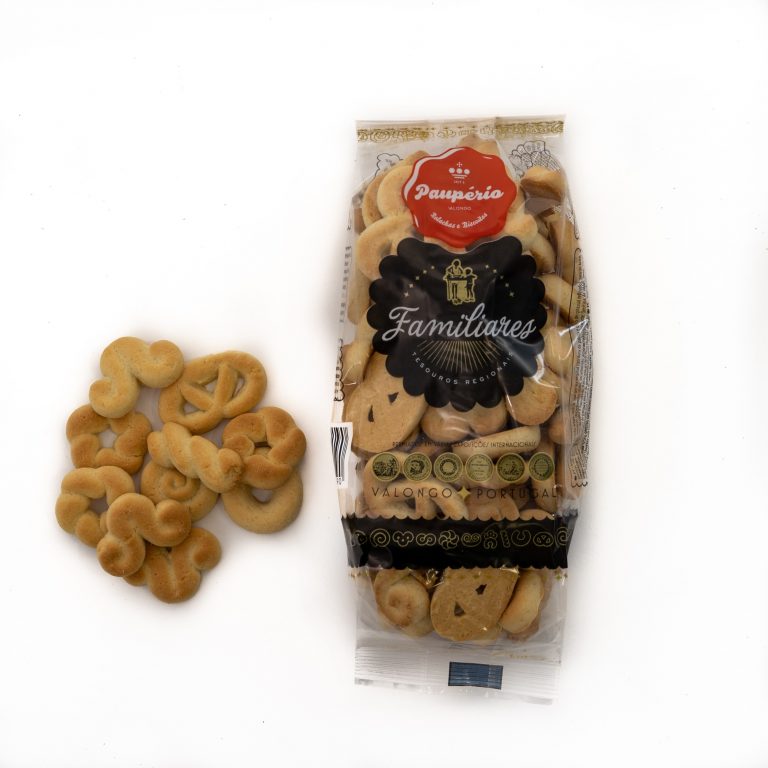 Pacote de bolachas Familares da Panpeerio com bolachas decorativas à parte.