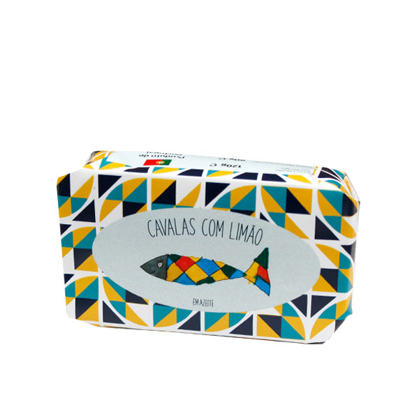 Lata de cavalas com limão com ilustração colorida de peixe e padrão geométrico no rótulo