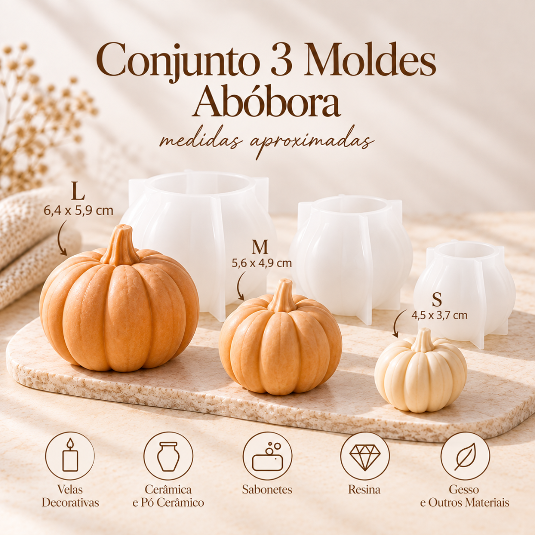 Conjunto 3 moldes de abóbora branco com abóboras decorativas em tons laranja e creme.