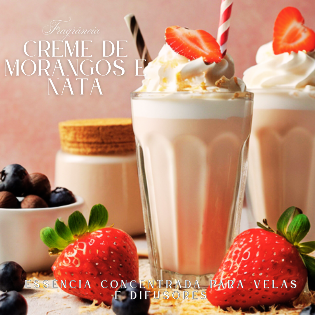 Bebida rosa cremosa com chantilly e morangos num copo de vidro, morangos e mirtilos frescos ao redor e texto promocional sobre fragrância
