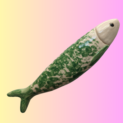 Peixe decorativo de cerâmica verde e branco