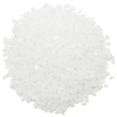 Grânulos brancos pequenos em fundo branco